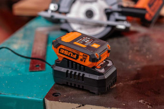 FUSE SET Acumulator 1.5Ah + Incarcator 2.4A 