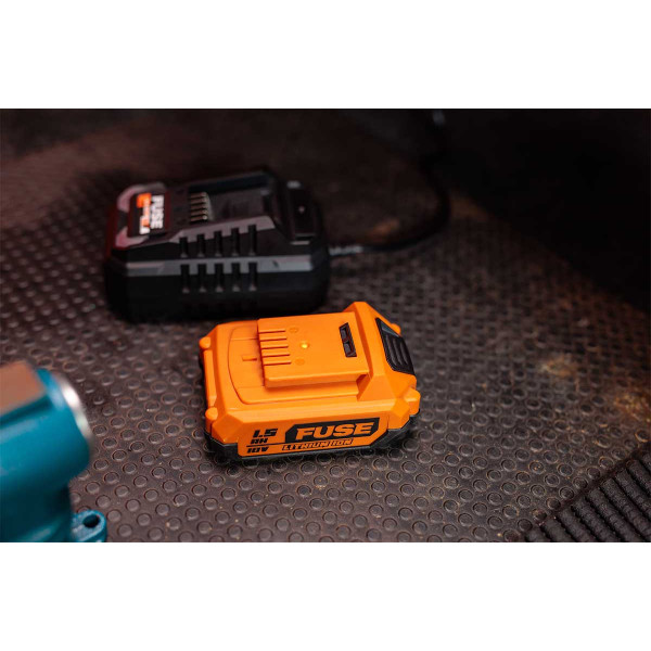 FUSE SET Acumulator 1.5Ah + Incarcator 2.4A 