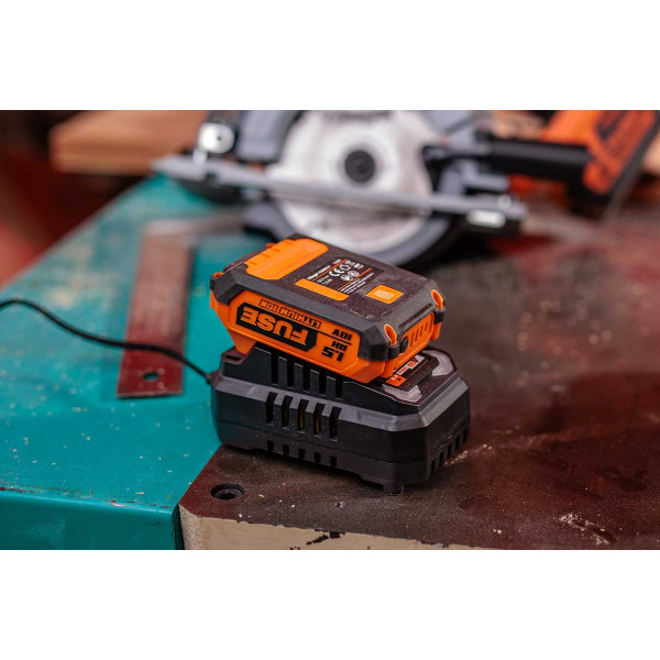 FUSE SET Acumulator 1.5Ah + Incarcator 2.4A 