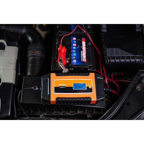 Redresor/incarcator acumulator cu microprocesor Villager VCBM 8.0 