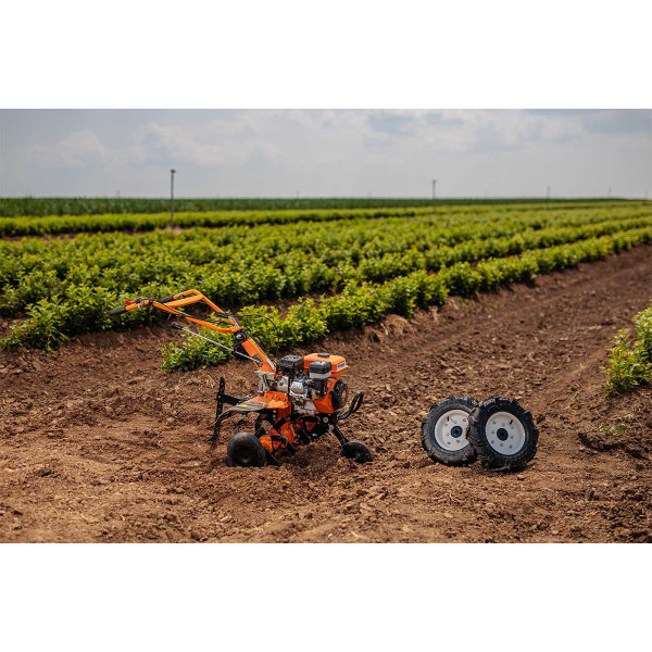 Motocultor Villager VTB 8422 P - cu un plug 