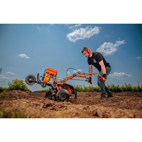 Motocultor Villager VTB 8422 P - cu un plug 