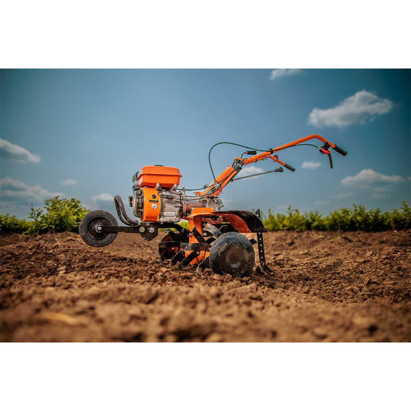Motocultor Villager VTB 8422 P - cu un plug 