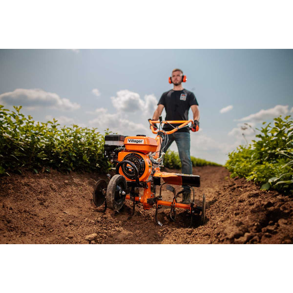 Motocultor Villager VTB 8422 P - cu un plug 