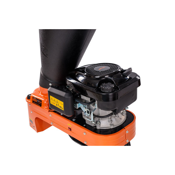 Tocator pentru crengi cu motor termic Villager VPC 160 L